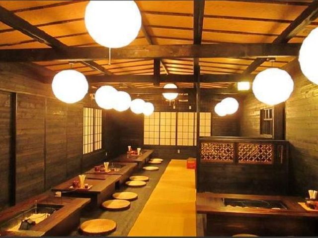 囲炉裏の食事処もあり素敵です♪