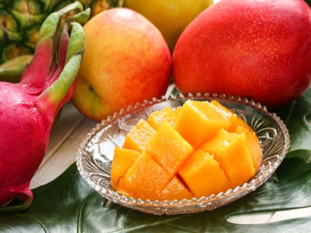 宮崎には美味しいものがたくさん！マンゴーや地鶏、チキン南蛮など魅力を満喫してくださいね。