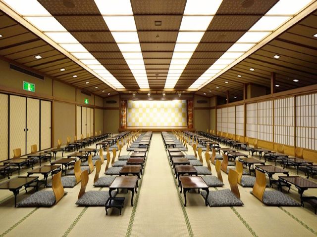 【仕事内容】宴会場の設営・準備で力仕事もあります！