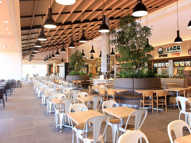 ☆職場は『軽井沢駅』からすぐ近く☆人気のアウトレットモールで、周辺施設も充実しています！