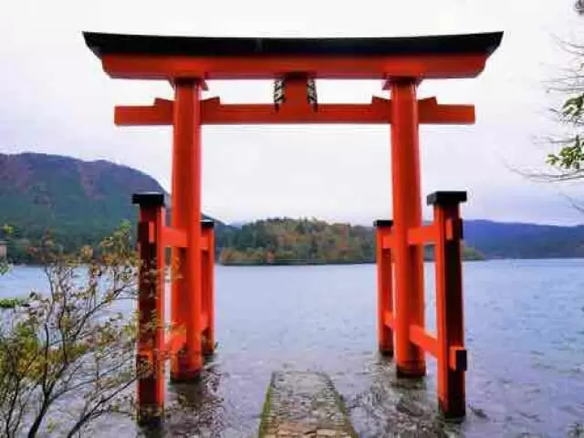 関東屈指の箱根温泉のお仕事
大人気のエリアなので迷ったら一度担当のお話を聞きましょう！
