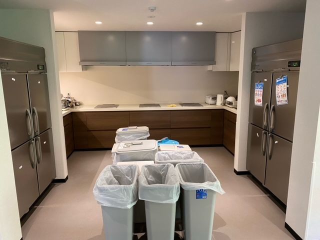 まるでホテルのような寮環境です！大型キッチンも完備！