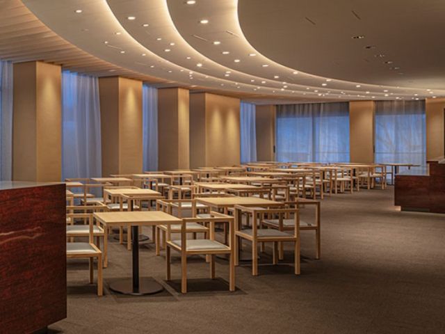 ニセコのレストラン会場でカッコよくお仕事しよう！