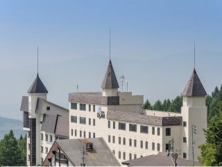 ≪館内個室×休日まで3食≫幅広い年代の方が活躍してます◎未経験でも安心ですよ～！！！