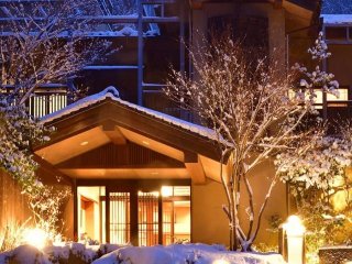 《築浅寮で風呂・トイレ付！×スパの温泉入浴可！》四万温泉にある旅館でのお仕事！！