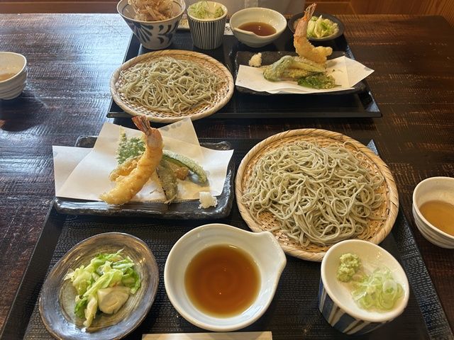 美味しいものもたくさんあります！駅前はかなり便利ですよ！