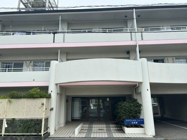 【寮外観】