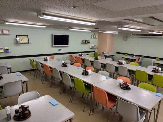 【従業員食堂】