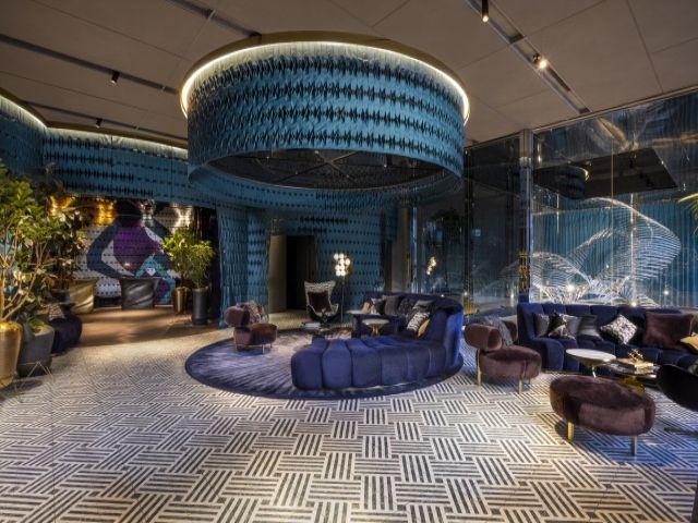 劇場の街に位置するホテル☆