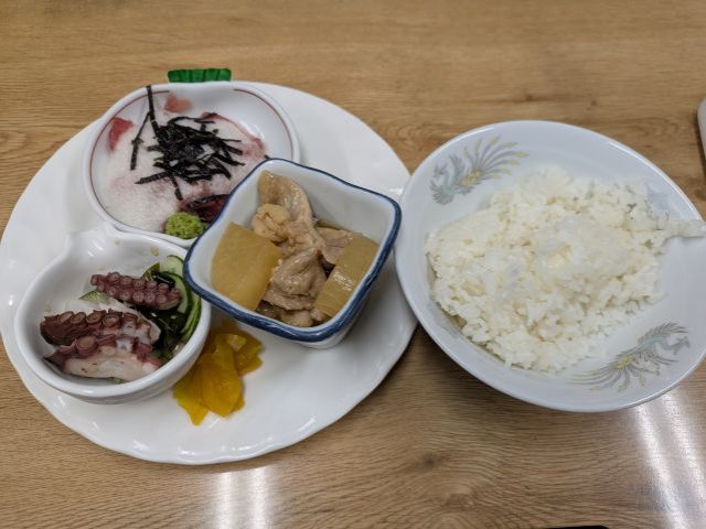 従業員食堂もあり！
夜は賄いの提供があります！