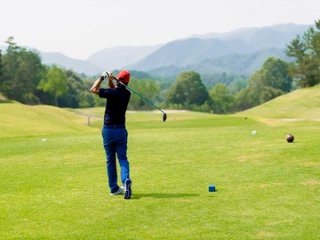 ゴルフ場隣接ホテルでフロント業務！（通勤のお仕事です）
