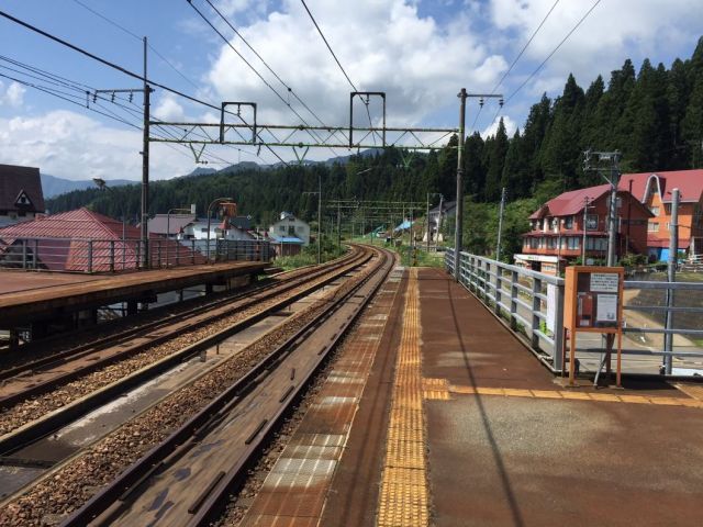 上越国際スキー場駅☆歴史を感じるローカルな雰囲気♪