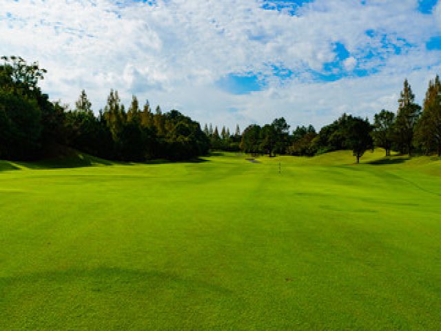 休日はゴルフを社員価格で楽しめる♪