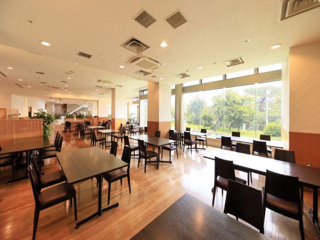 実際のホテルのレストランです♪