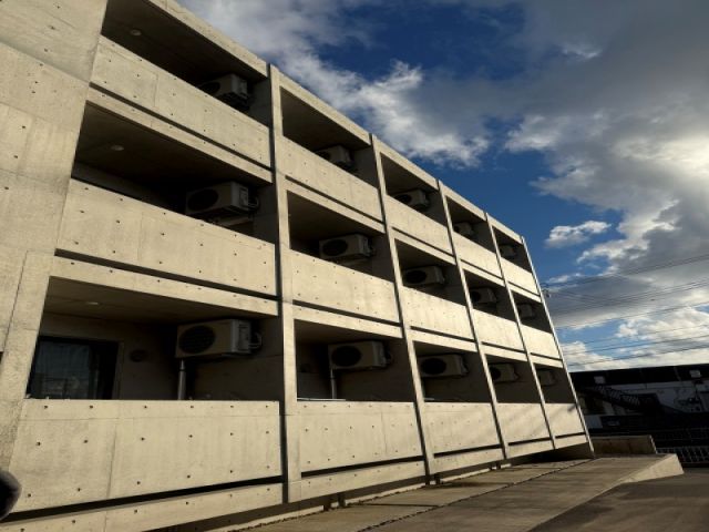 綺麗な築浅寮にて入寮です！！内装写真希望の場合、お送りいたします♪