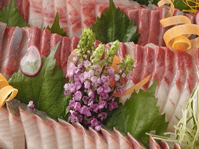 バイキングの調理補助にご挑戦いただきます♪