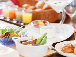 ＼寮はなんとホテル暮らし！友人・カップル歓迎／短期でサクッと働きませんか？