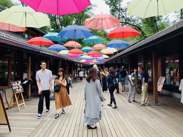 お休みの日は近くのアウトレットでお買い物がgood♪おしゃれな観光施設でインスタ映えも！