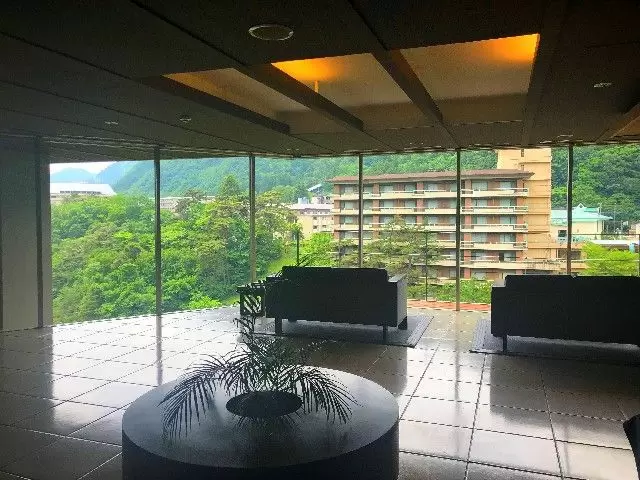 ロビーからは鬼怒川渓谷の絶景が☆★