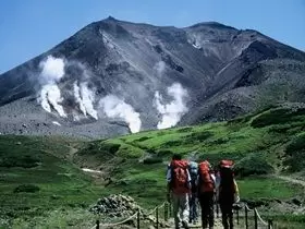休みは北海道最高峰の登山へ…