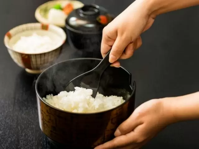 接客のお仕事なので笑顔でお願いします☆