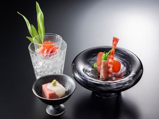 お部屋への懐石料理の提供です。
しっかりとした接客をしたい方にお勧めです。