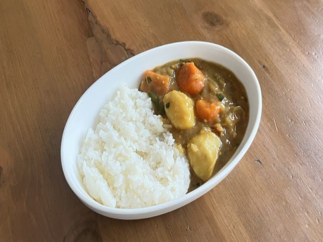 カレーなどの軽食の販売です！