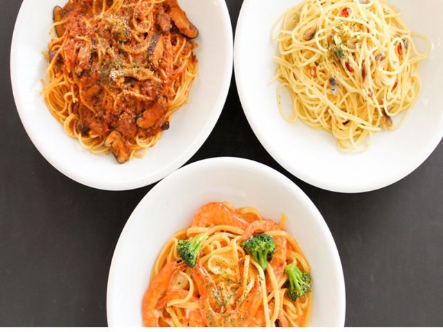 遊園地内のイタリアンやステーキハウスなどでお仕事♪
通しの飲食店の調理業務です!!