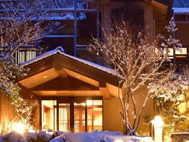 テレビで話題の四万温泉にある人気旅館でのお仕事！