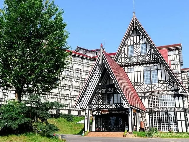 横長のヨーロッパ風のホテル♪