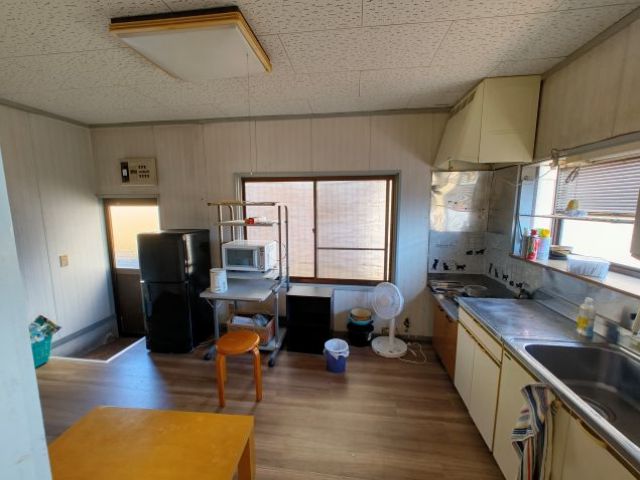 一軒家の寮を2人で広々と利用できます。