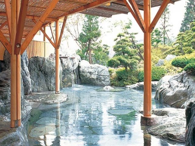 毎日館内の温泉が楽しめます！
サウナもありますよ！