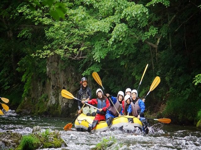 スキーリゾートとして有名なニセコですがアクティビティをはじめこれからの季節も抜群(^^)/