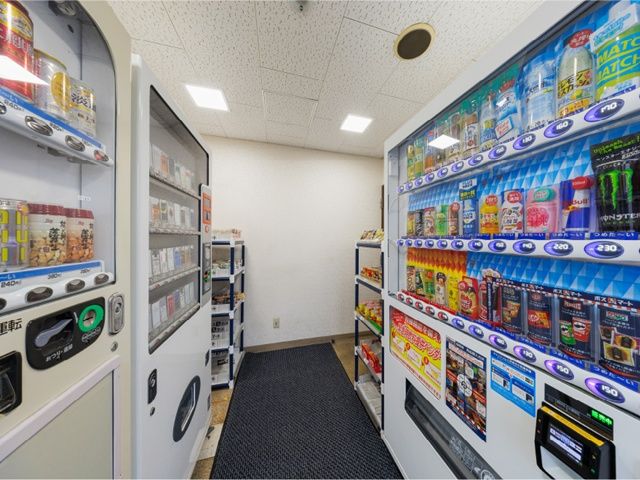 食品自動販売機もあり☆