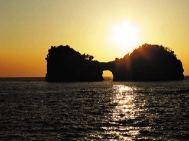 円月島（国指定文化財)も車で約10分！