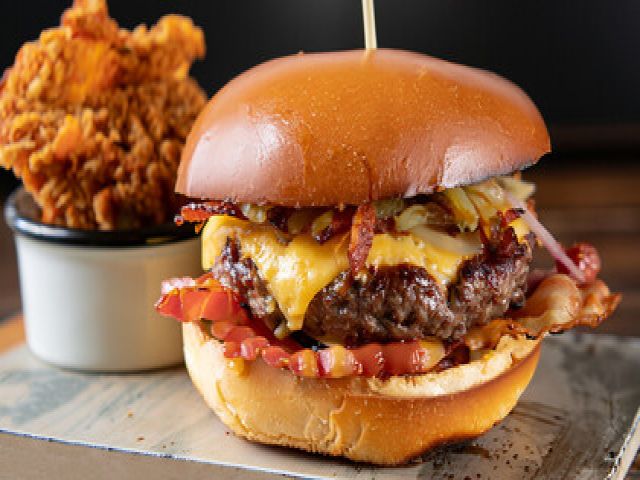 観光客も訪れるハンバーガー屋さんです☆