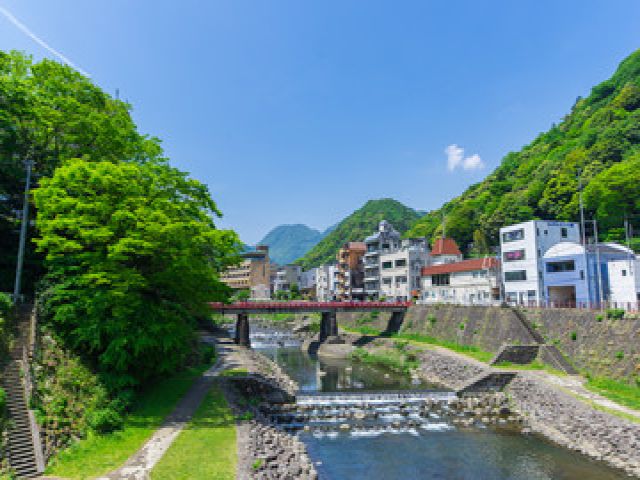 温泉街の雰囲気も味わえる東京から程近いリゾバの聖地です(^^)/