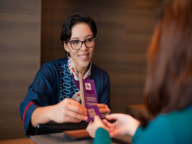 外国人スタッフとカッコよくお仕事してみませんか？