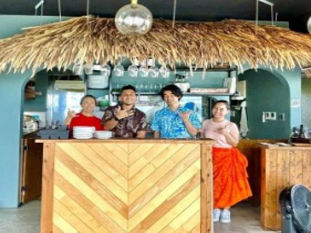 アットホームな環境です！！
笑顔が多い職場です！