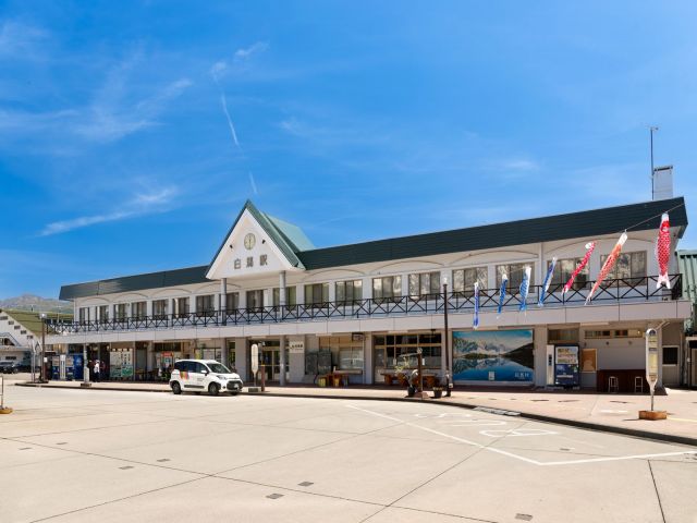 ～駅からも比較的近い職場～
駅まで行けばスーパーやコンビニもあります！