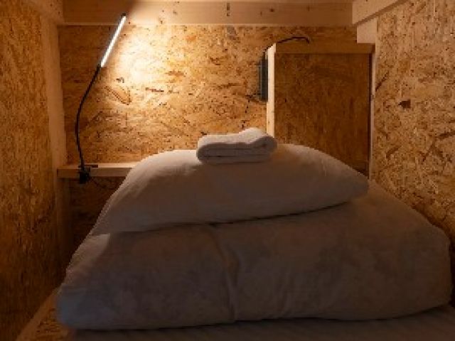 ～寮はゲストハウスのドミトリータイプを貸し出し～
お風呂は館内の大浴場へ入浴できます！