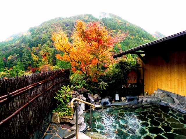 お休みの日に温泉を利用することも可能。
身体の疲れが一気に吹き飛びます!!