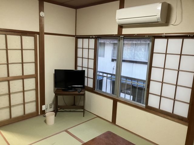 和室タイプのお部屋で2DKになります！
満室の場合は別途先方がお部屋を契約します！