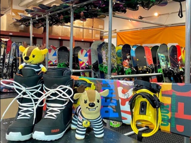 スノボの用品持ってないんだよなという方!!１日1,000円で全部レンタル出来ちゃいます!!