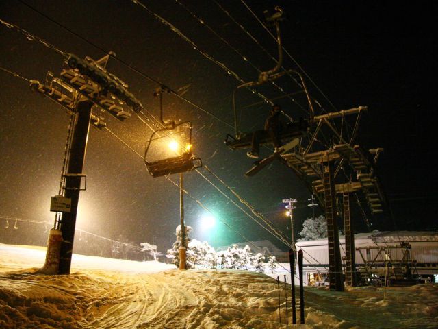 エリア内のスキー場ではナイト営業もあります！
色々なスキー場に行ってみてください！