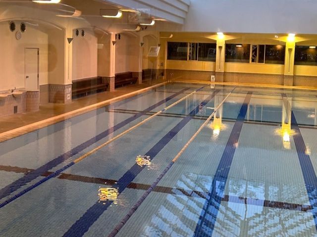 ジムを500円で使うことができます！
運動着とプロテインを持って筋トレしてみませんか？