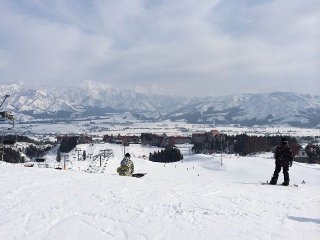 【通勤×短時間のレア求人です！】スキー場近くのロッヂで清掃のお仕事です！リフト券無料♪