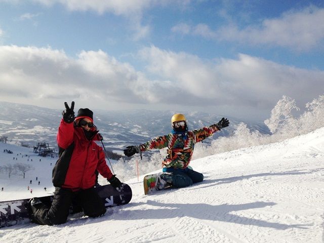 休日は世界に誇るパウダースノーを満喫♪