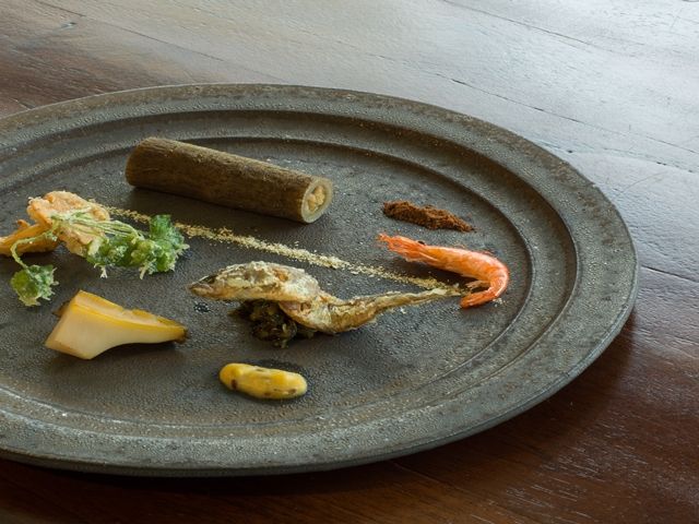 地元食材を厳選し、旬の素材を最大限に生かしたお料理をご提供しています。