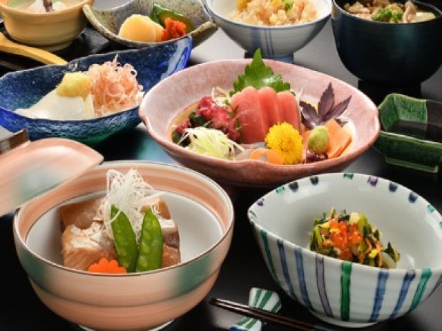 食事会場でのサービス業務